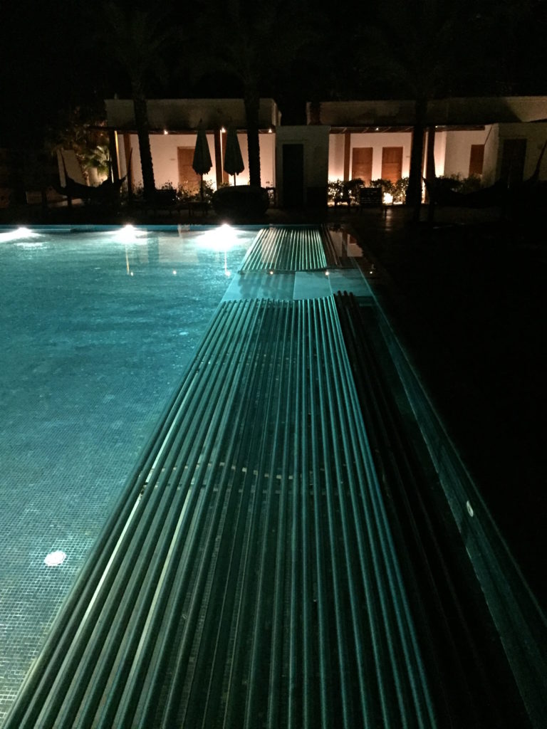 Hilton Luxor Infinity Pool