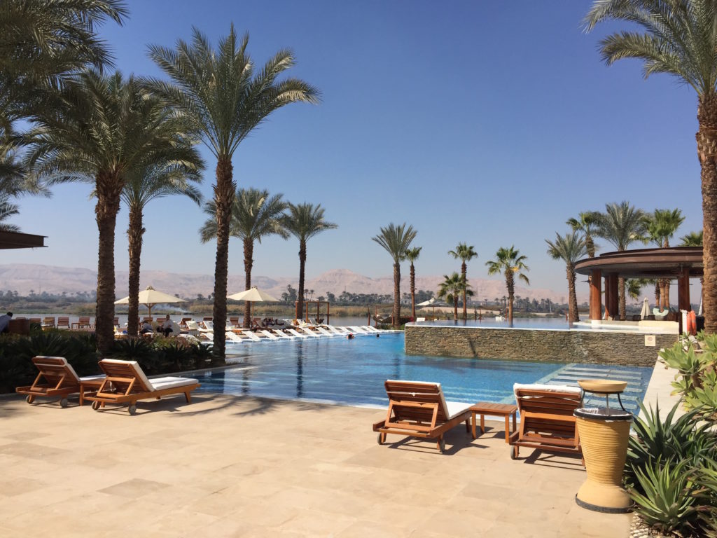 Hilton Luxor Pools