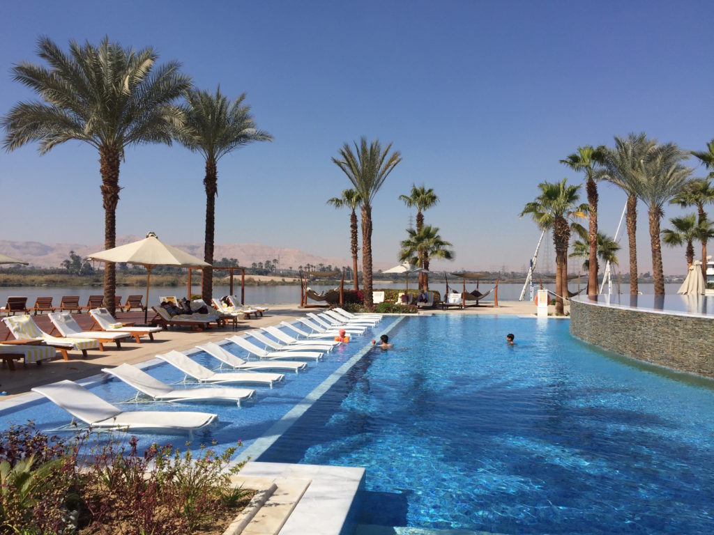 Hilton Luxor Pools