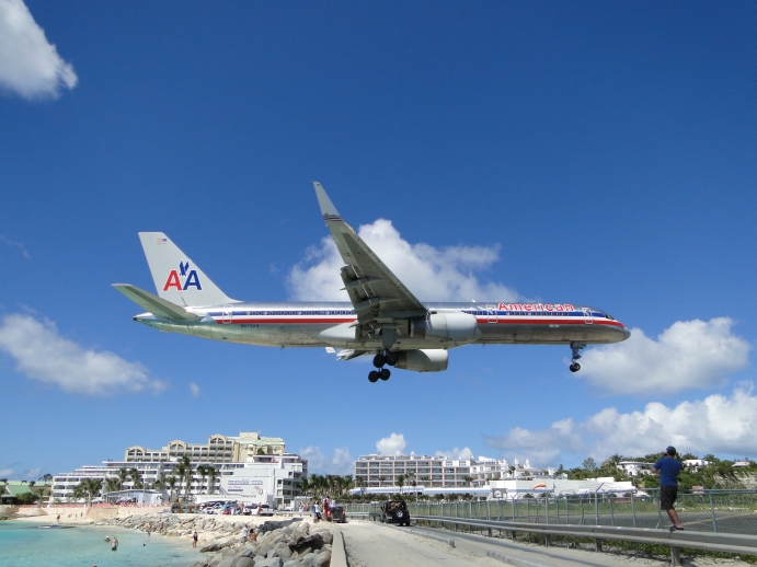 American Airlines over SXM from qsl.net