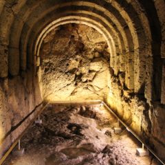 Passing the door to Hell and the Underworld in Greece