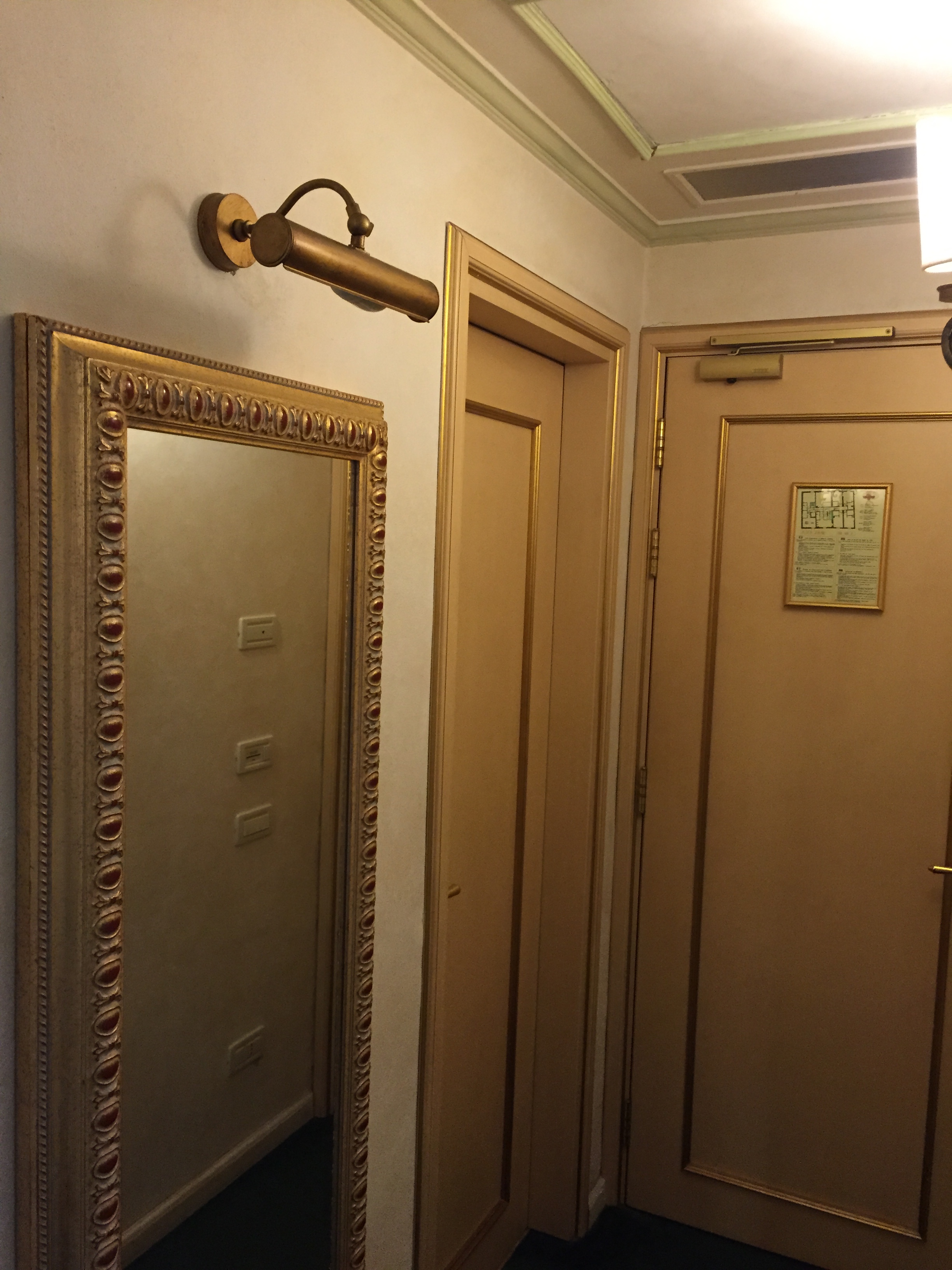 relais dell orologio mirror and bathroom