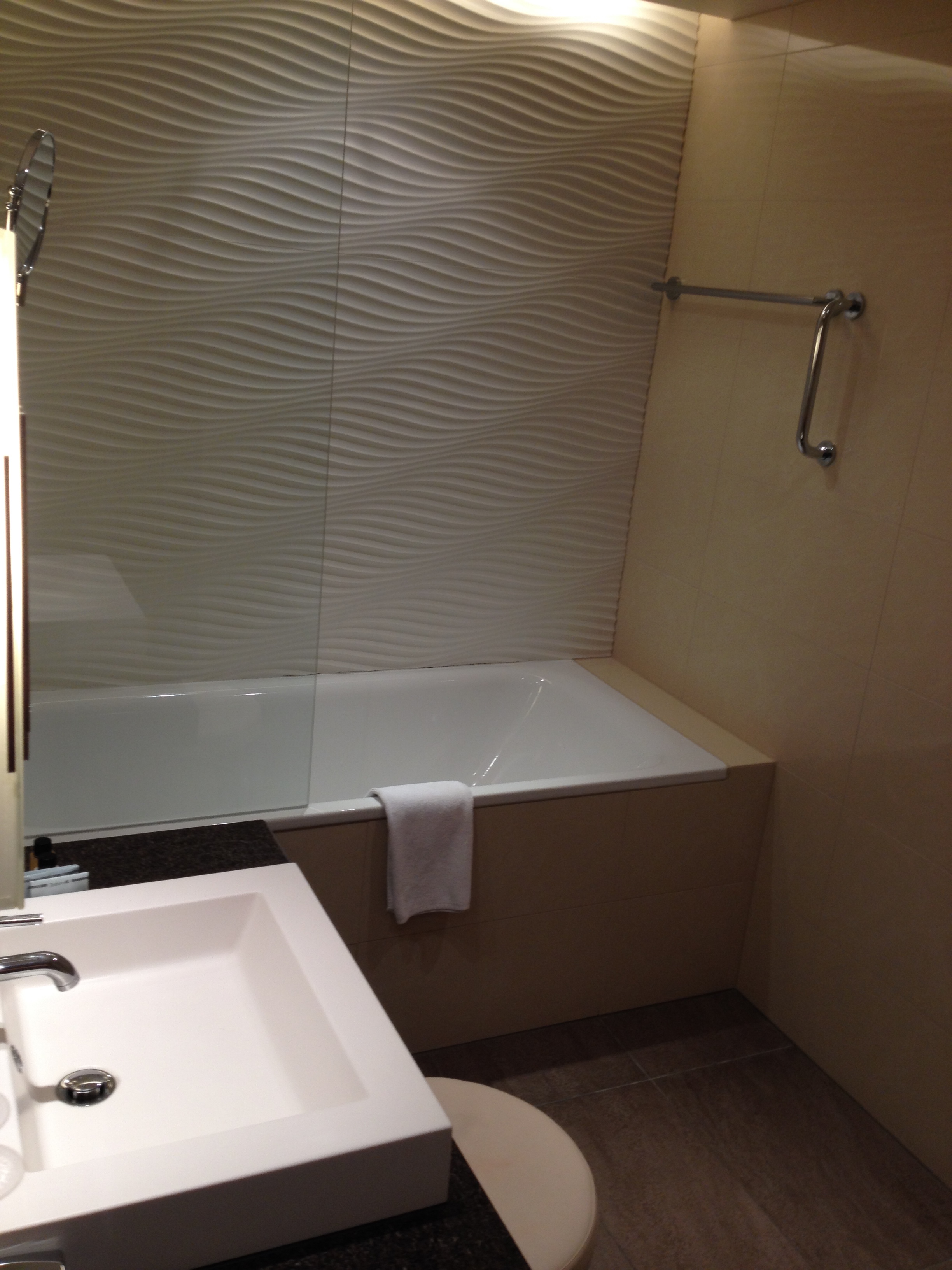 Le Meridien Lav Split Bathroom