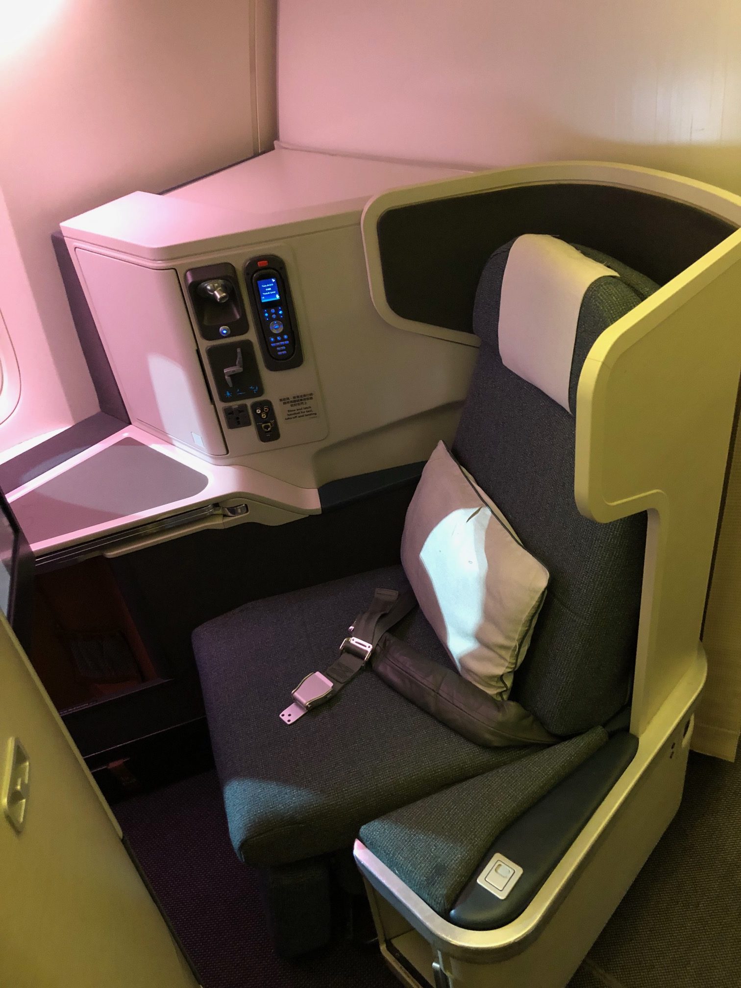 Cathay Pacific Seat Features