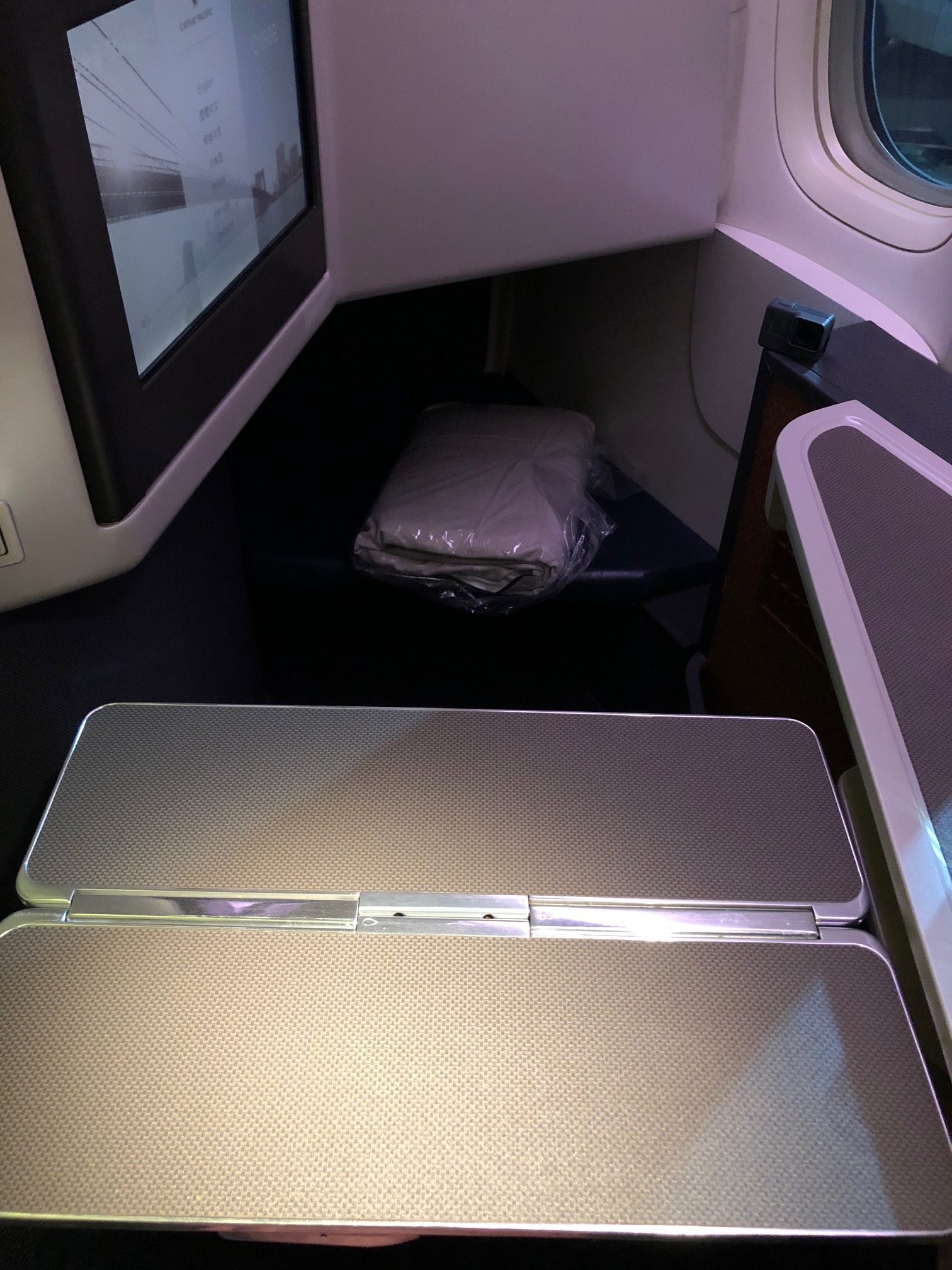 Cathay Pacific Seat Features